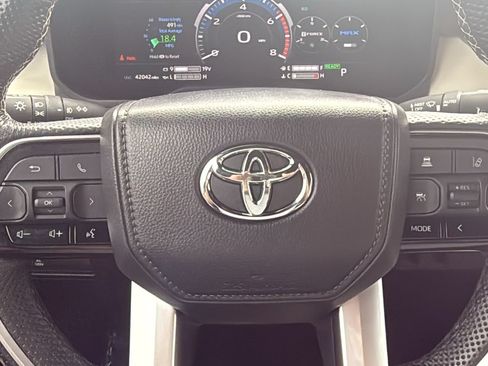 Used 2024 Toyota Tundra Capstone AWD/4WD image 13
