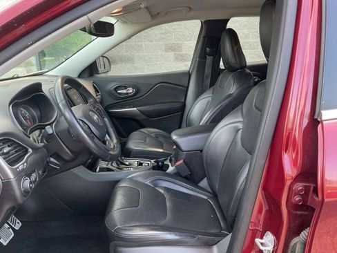 Used 2019 Jeep Cherokee Limited FWD image 12