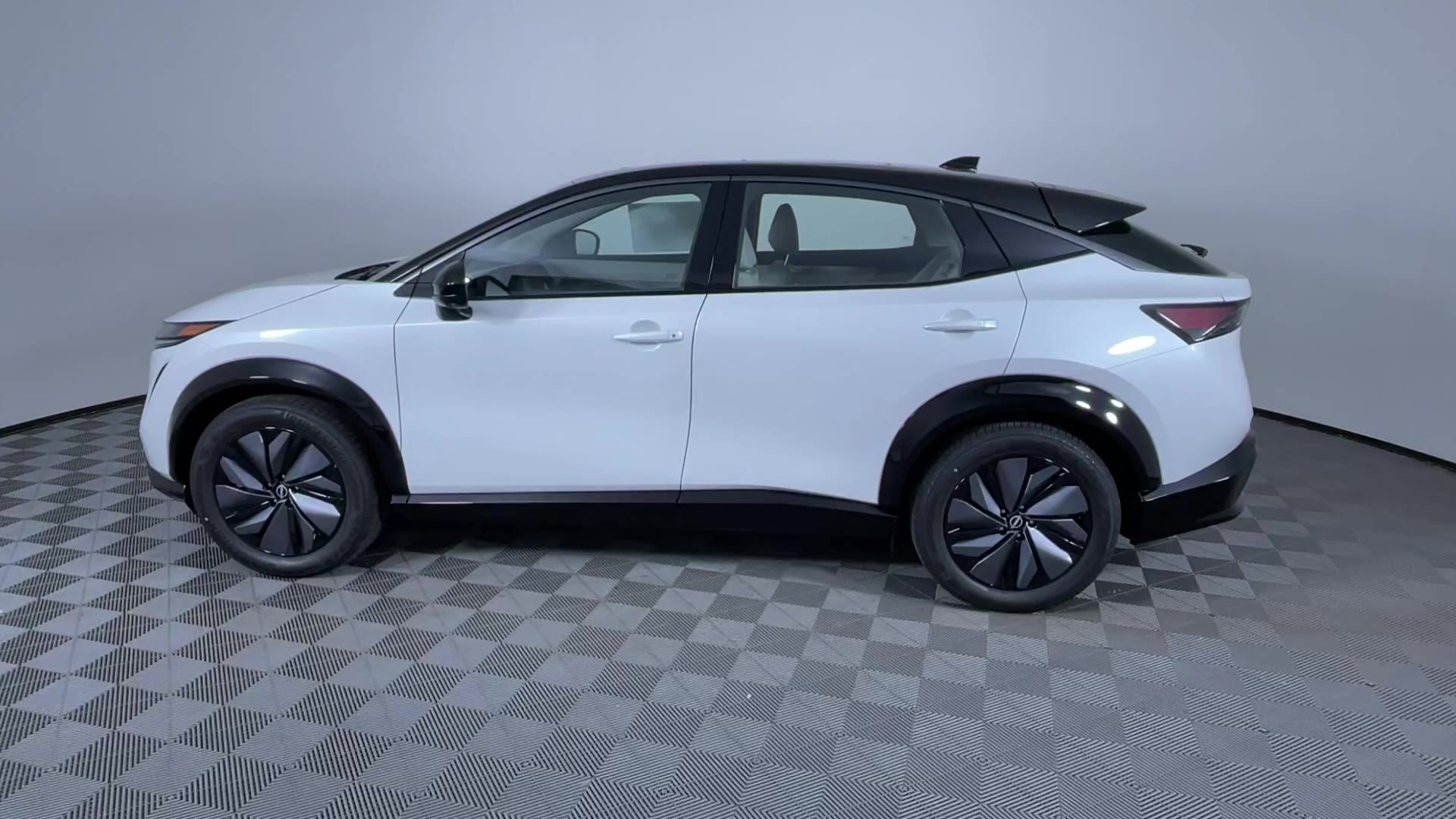 Certified 2023 Nissan Ariya AWD image 5