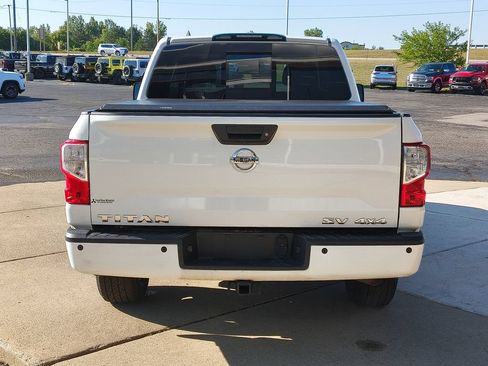 Used 2017 Nissan Titan SV AWD/4WD image 6