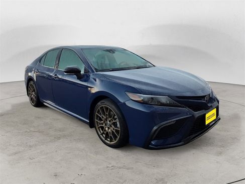 Used 2024 Toyota Camry SE image 7