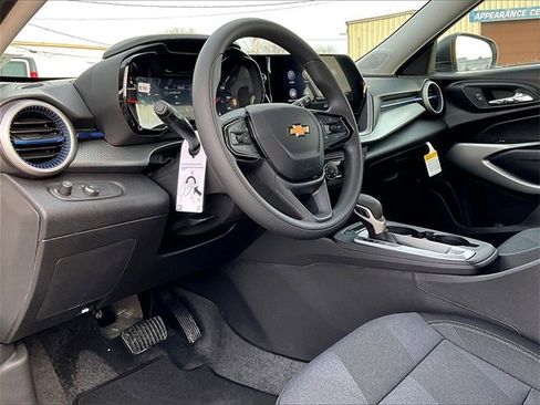 New 2026 Chevrolet Trax LS image 8