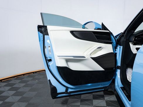 Used 2025 Ferrari Purosangue image 16