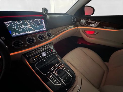 Used 2018 Mercedes-Benz E 300 4MATIC image 27