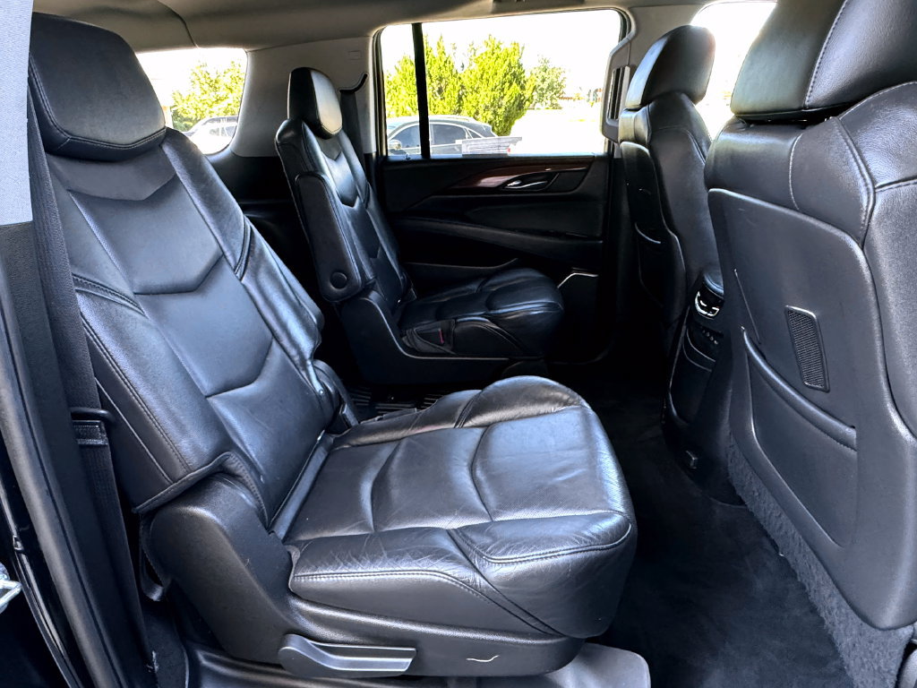 Used 2018 Cadillac Escalade ESV Premium Luxury AWD/4WD image 35