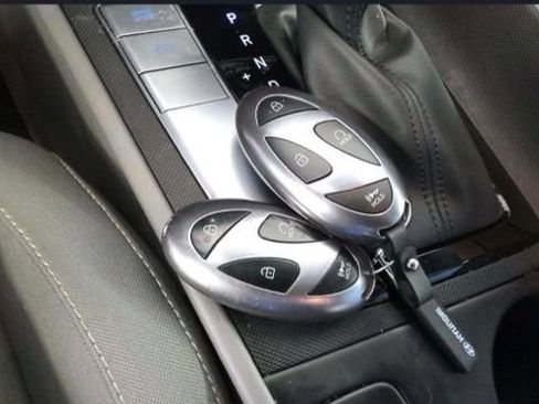 Used 2025 Hyundai Elantra Sport FWD image 22