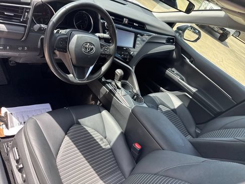 Used 2020 Toyota Camry SE FWD image 20