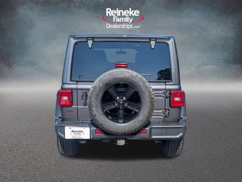Used 2022 Jeep Wrangler Unlimited Sahara AWD/4WD image 6