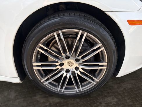 Used 2015 Porsche Panamera 4 image 38