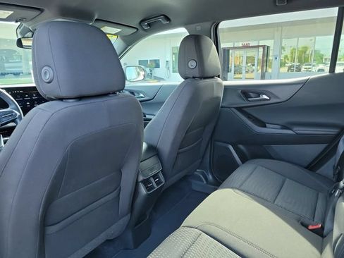 Used 2025 Chevrolet Equinox LT AWD/4WD image 13