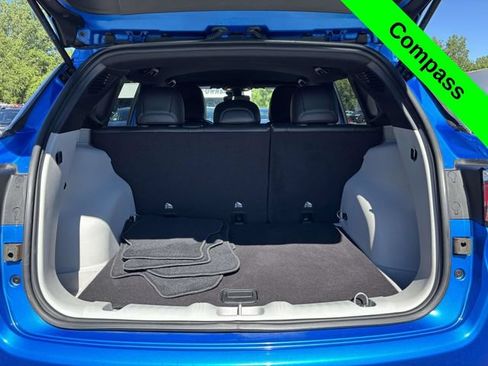 Used 2023 Jeep Compass Latitude AWD/4WD image 33