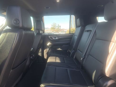 Used 2024 Chevrolet Suburban LT image 12