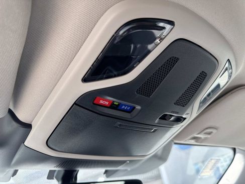 Used 2023 Subaru Outback Premium image 31