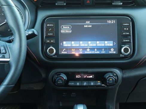 Used 2024 Nissan Kicks SR FWD image 16