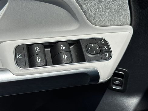 Certified 2023 Mercedes-Benz GLB 250 image 12