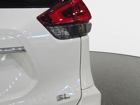 Used 2020 Nissan Rogue SL FWD image 32