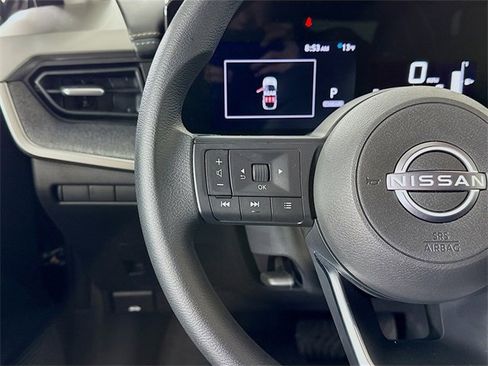 Used 2025 Nissan Kicks SV image 7