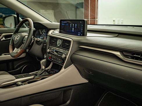 Certified 2022 Lexus RX 350 FWD w/ Premium Package image 22