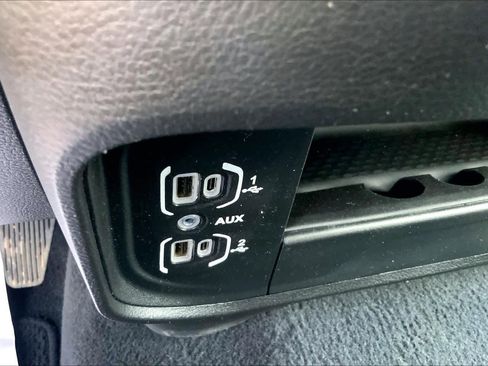 Used 2024 RAM 2500 Laramie w/ Safety Group AWD/4WD image 35