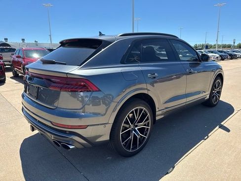 Used 2022 Audi SQ8 Prestige w/ Prestige Package AWD/4WD image 3