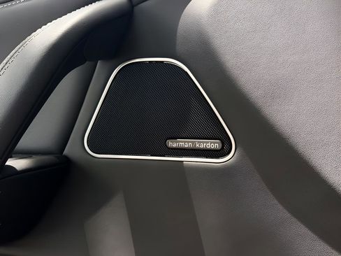 Used 2022 Maserati Levante Modena AWD/4WD image 17
