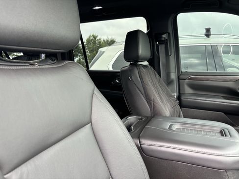 Used 2023 Chevrolet Suburban LT w/ LT Signature Package AWD/4WD image 32
