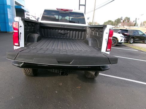 New 2026 Chevrolet Silverado 2500 ZR2 image 5