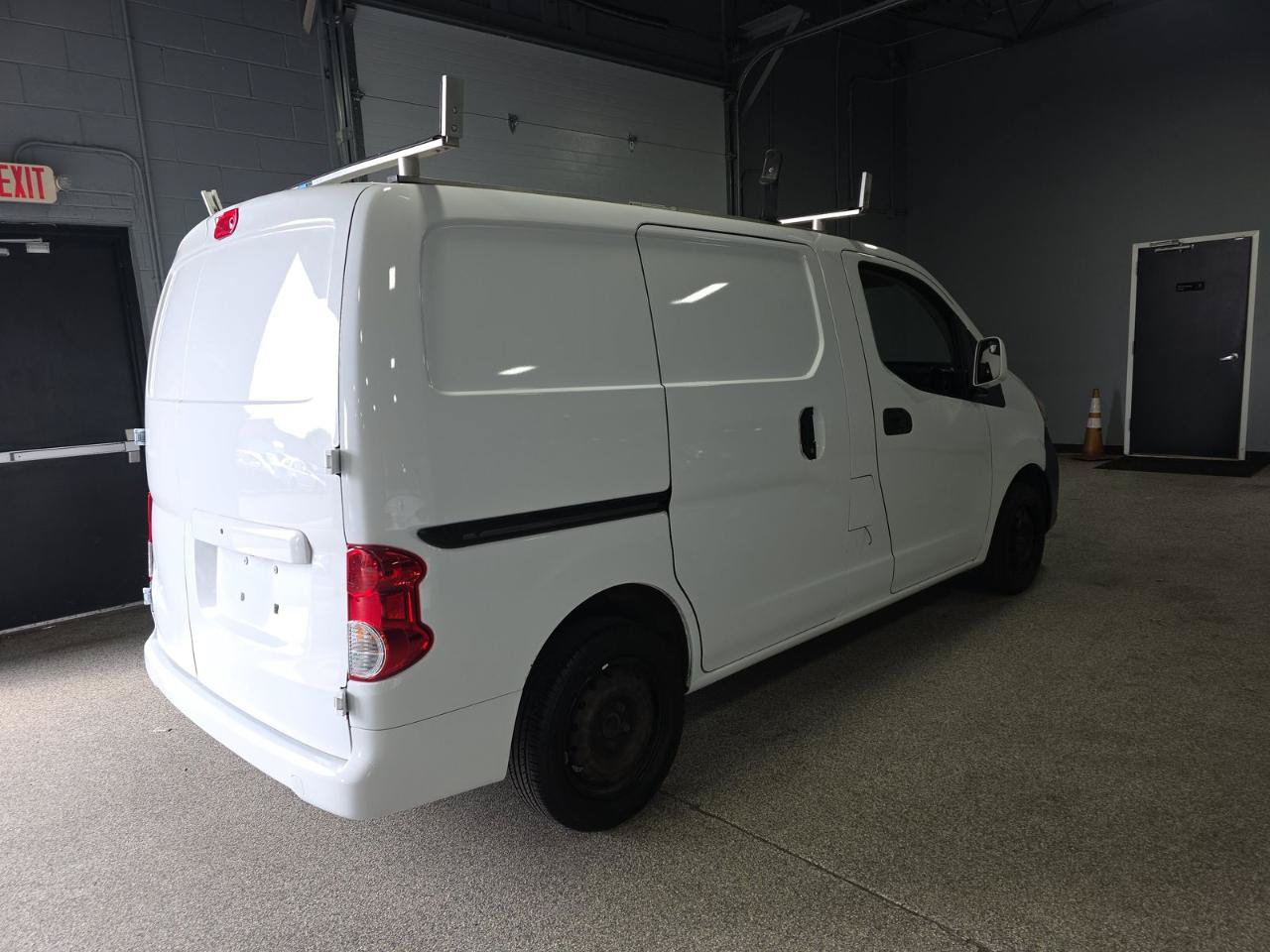 Used 2019 Nissan NV200 SV w/ Navigation Package FWD image 2