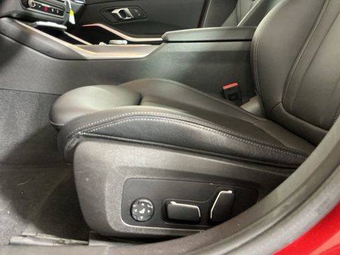 Certified 2024 BMW 330i Sedan w/ M Sport Package image 21