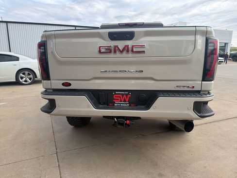 Used 2026 GMC Sierra 2500 AT4 w/ AT4 Premium Plus Package image 4