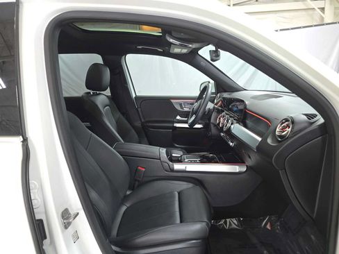 Used 2023 Mercedes-Benz GLB 250 4MATIC image 10