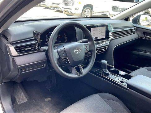 Used 2025 Toyota Camry LE FWD image 14