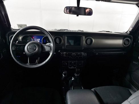 Used 2023 Jeep Wrangler Unlimited AWD/4WD image 12