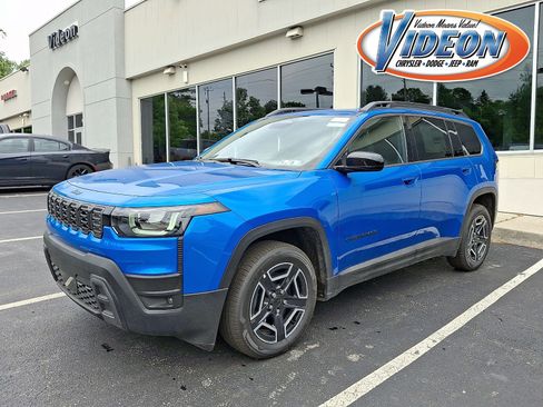 New 2026 Jeep Cherokee Laredo AWD/4WD image 1