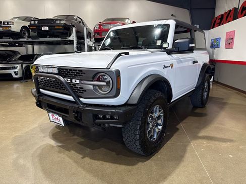 Used 2023 Ford Bronco Badlands image 19