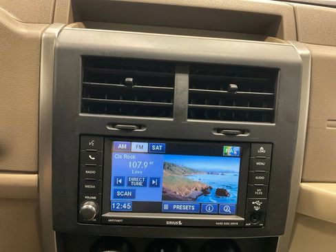 Used 2012 Jeep Liberty Sport w/ Popular Equipment Group AWD/4WD image 7