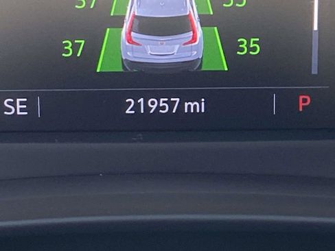 Certified 2023 Cadillac XT4 Sport FWD image 29