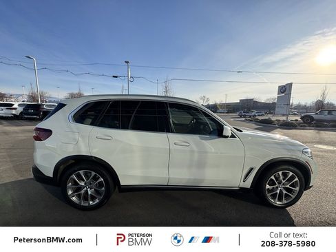 Used 2022 BMW X5 xDrive40i w/ Luxury Seating Package image 8