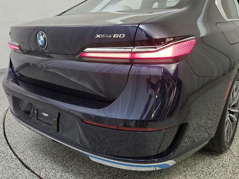 Used 2023 BMW i7 xDrive60 w/ Executive Package 2 AWD/4WD image 31