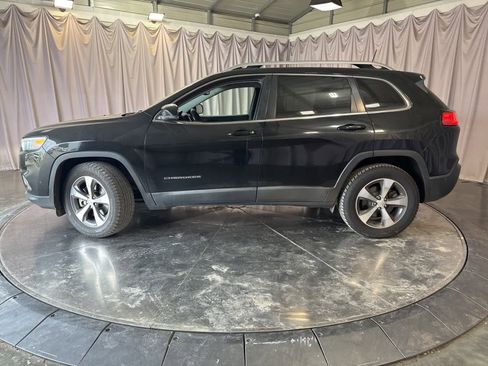 Used 2019 Jeep Cherokee Limited w/ Technology Group image 8