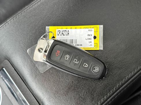 Used 2014 Lincoln MKX AWD w/ Equipment Group 102A image 29