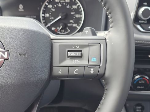 Used 2026 Nissan Rogue SV AWD/4WD image 21