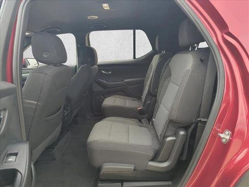 Used 2023 Chevrolet Traverse LT image 14