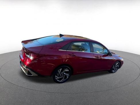 Used 2025 Hyundai Elantra SEL image 14