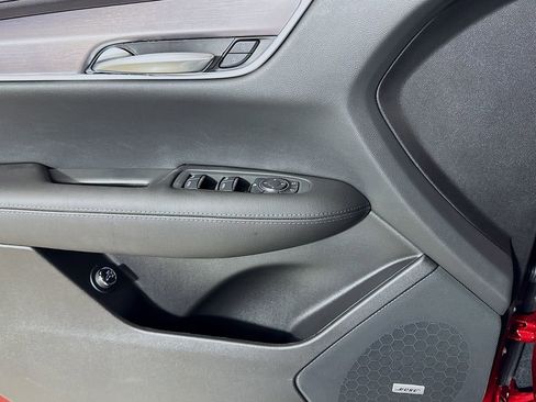 New 2026 Cadillac XT5 Luxury w/ LPO, ONYX Package FWD image 16