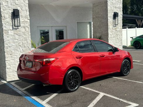 Used 2018 Toyota Corolla LE image 16