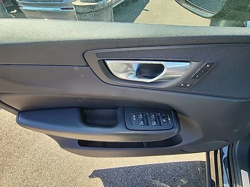 Certified 2024 Volvo XC60 B5 Plus w/ Protection Package Premier AWD/4WD image 11