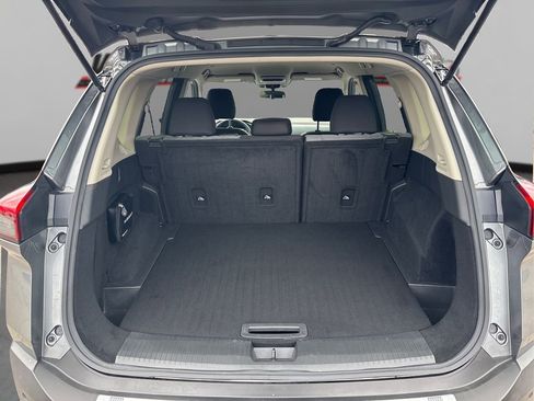 Used 2023 Nissan Rogue SV image 11