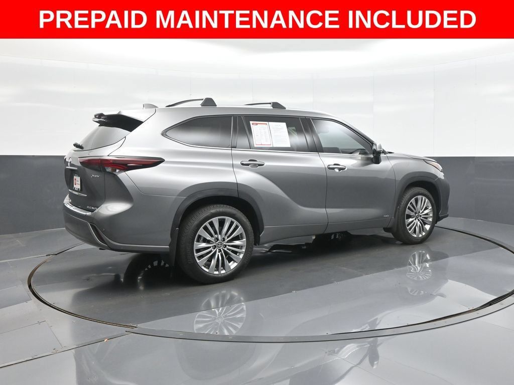 Certified 2026 Toyota Highlander Platinum AWD/4WD image 7