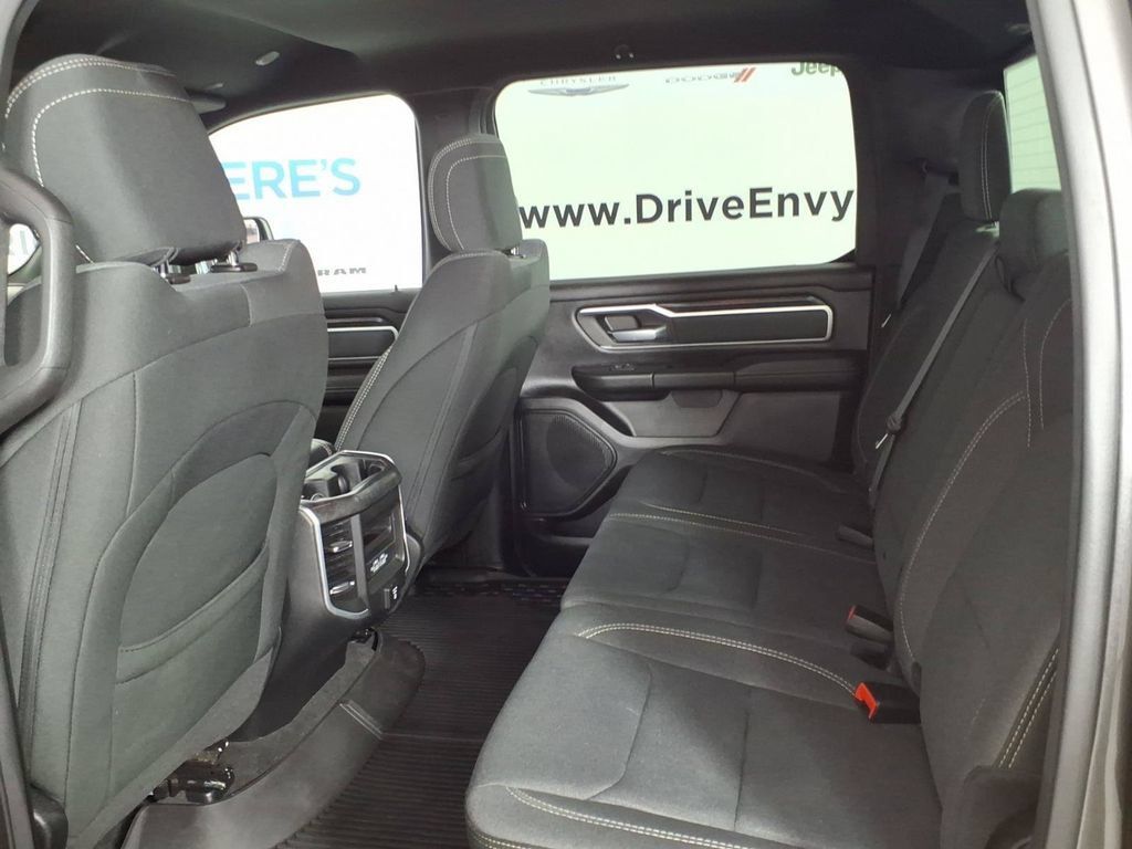 Used 2022 RAM 1500 Big Horn AWD/4WD image 9
